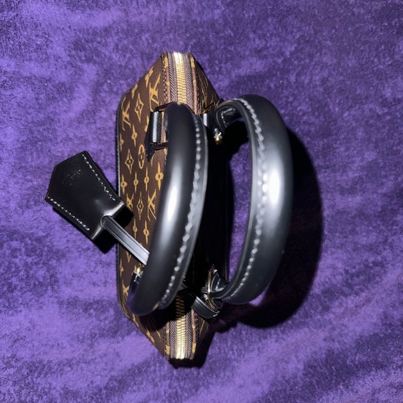 Alma Bb World Tour Edition - Picture 5 of 12